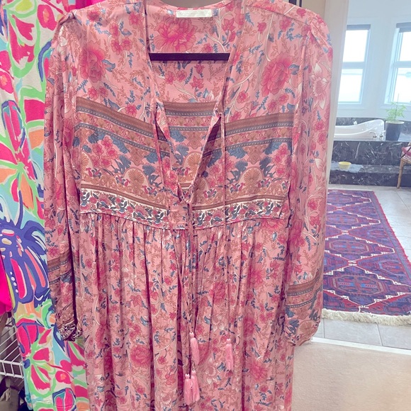 Dress - Picture 1 of 3